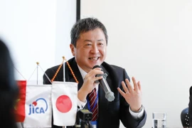Г-н Симидзу Акира, главный представитель офиса JICA во Вьетнаме выступает на пресс-конференции, состоявшейся в 2022 году. (Фото: Vietnam+)