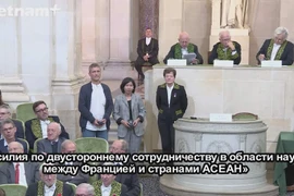 Французская академия вручила награды двум вьетнамским учёным