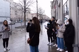 Вьетнамские студенты в России снимают видеоролики о президенте Хо Ши Мине. (Фото: ВИА)