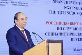 Президент Нгуен Суан Фук выступает на бизнес-семинаре Вьетнам - Россия. (Фото: Тхонг Нят/ВИА)