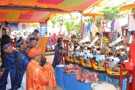 Церемония поминовения солдат Хоангша. (Фото: tienphong.vn)
