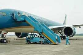 Vietnam Airlines предоставит бесплатный транспорт медицинского персонала в провинции Бакжанг и Бакнинь. (Фото: ВИА)