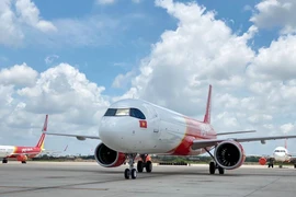 Самолет Vietjet доставил 200 ИВЛ из Германии в аэропорт Таншоннят. (Фото опубликовано ВИА)