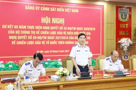 Секретарь парткома, комиссар береговой охраны Вьетнама генерал-лейтенант Буй Куок Оай выступает на мероприятии. (Фото: ВИА) 