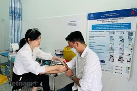 Забор крови у пациента для тестирования на ВИЧ - Иллюстративное изображение (Фото: ВИА) 