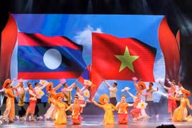 На открытии Недели лаосской культуры во Вьетнаме (Фото: ВИА) 