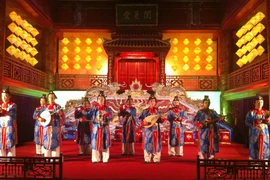 Представление Хюэской придворной музыки няняк. (Фото: baovanhoa.vn)