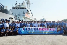 Представители береговой охраны Кореи (KCG) посетили командование 1-го региона береговой охраны Вьетнама (Фото: ВИA)