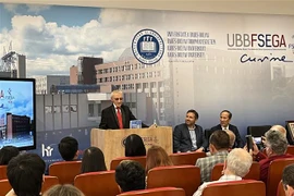 Доктор Павел Суян на презентации книги. (Фото: ВИА)