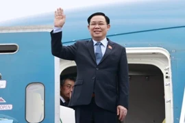 Председатель НС Выонг Динь Хюэ отбывает с визитом в Австралию и Новую Зеландию. (Фото: ВИА)