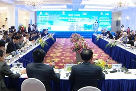 Обзор конференции Куангниня о продвижении инвестиций в 2022 году (Фото: https://baoquangninh.com.vn/) 