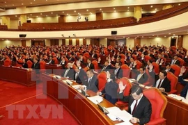 Участники утверждают повестку дня пленума на открытии пленума (Фото: ВИА)