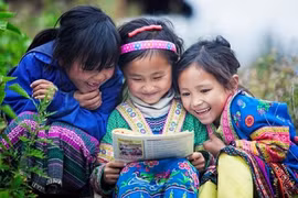 Дети этнических меньшинств во Вьетнаме (Фото: laodongthudo.vn) 