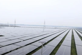 Солнечные панели солнечной электростанции Жотхань 1, провинция Куангчи. (Фото: Нгуен Ли/ВИА)