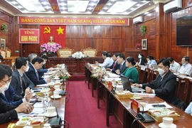 На рабочем заседании (Фото: binhphuoc.gov.vn) 