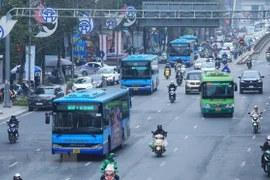 Столица Ханой намерена создать систему общественного транспорта, которая к 2025 году сможет удовлетворить 30-35% потребностей местных жителей в поездках. (Фото: ВИА) 