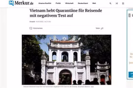 Немецкий новостной сайт Merkur.de сообщает об отмене карантинных правил Вьетнамом (Фото: ВИА) 