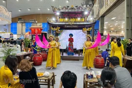 Арт-перформанс на Vietnam International Travel Mart 2022 (Фото: ВИА) 