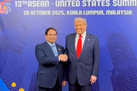 Премьер-министр Фам Минь Тьинь встречается с Президентом США Дональдом Трампом