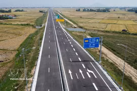 Проект строительства скоростной автомагистрали Север — Юг на востоке провинции Даклак завершён, вся трасса введена в эксплуатацию. Фото: ВИА