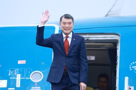 Премьер-министр Ле Минь Хынг отбыл для участия в 48-м саммите ASEAN в Себу, Филиппины. Фото: ВИА
