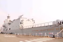 Корабль ВМС Италии ITS Giovanni delle Bande Nere пришвартовался в порту Ньяронг (город Хошимин). Фото: ВИА