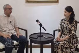 Бени Сукадис, старший координатор Индонезийского института исследований в области обороны и стратегических исследований (LESPERSSI), даёт интервью корреспонденту ВИА в Индонезии. Фото: ВИА