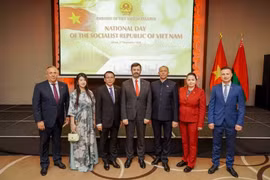 Первый секретарь Коммунистической партии Беларуси и руководство партии присутствуют на мероприятии и поздравляют с Национальным праздником Вьетнама. Фото: опубликовано ВИА