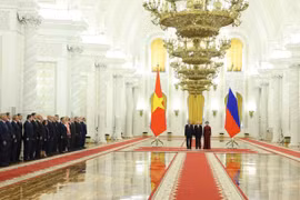Президент Российской Федерации Владимир Путин проводит церемонию официальной встречи Генерального секретаря, Президента государства То Лама, его супруги и делегации высокого уровня Вьетнама, прибывших с государственным визитом в Российскую Федерацию. Фото: ВИА