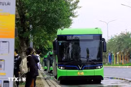 Электробус в Ханое. (Фото: ВИА)