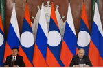 Президент России Владимир Путин и президент Лаоса Тонглун Сисулит выступили с заявлениями по итогам переговоров. (Фото: en.kremlin.ru)