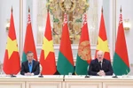 Генеральный секретарь ЦК Коммунистической партии Вьетнама То Лам (слева) и президент Беларуси Александр Лукашенко на пресс-конференции по итогам переговоров в Минске 12 мая. (Фото: ВИA)