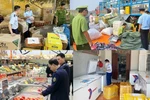Премьер-министр Фам Минь Тьинь распорядился активно бороться с контрабандой, торговым мошенничеством, контрафактной продукцией и нарушениями прав интеллектуальной собственности. (Фото: baochinhphu.vn)