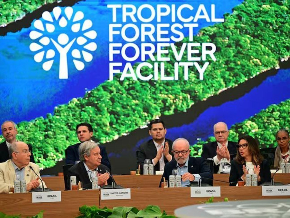 В своём вступительном выступлении президент Лула подчеркнул важность защиты лесов и продвижения перехода к чистой энергетике как наиболее эффективного пути сдерживания глобального потепления. (Фото: BBC/ВИА)