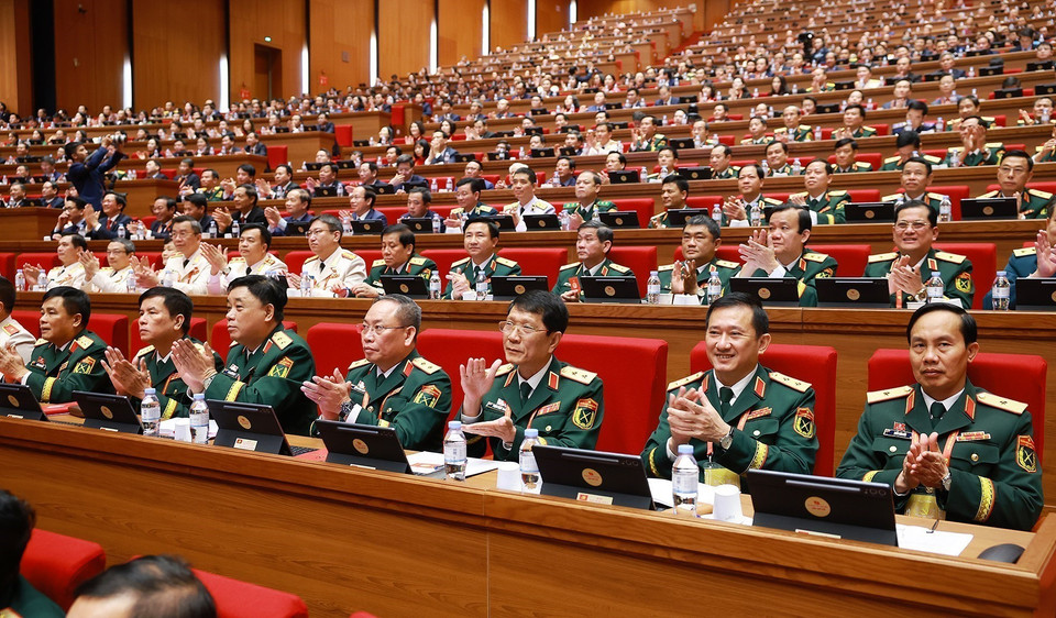 Делегация партийной организации Народной армии Вьетнама в четвёртый рабочий день съезда. (Фото: ВИА)