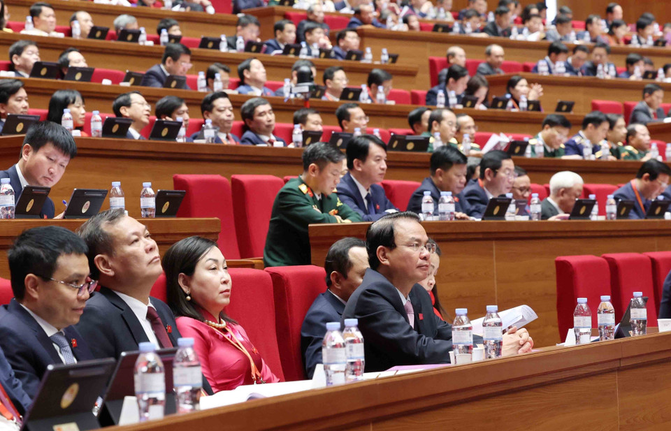 Делегаты партийной организации провинции Ниньбинь участвуют в съезде. (Фото: ВИА)