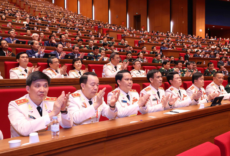 Делегаты партийной организации Центрального партийного комитета общественной безопасности участвуют в съезде, во второй половине дня 22 января. (Фото: ВИА)