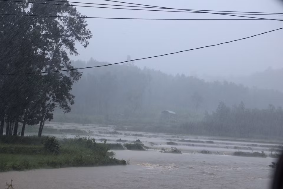 Многодневные ливни вызвали подъем уровня воды в реках и ручьях во многих районах Дананга. (Фото: ВИА)
