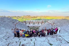 Предприятиям, осуществляющим международную туристическую деятельность, предписано прекратить организацию поездок туристов в опасные районы боевых действий (Фото: cand.com)