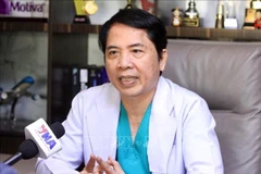 Доктор, врач Хэнг ЛиХонг в интервью корреспонденту ВИА в Пномпене поделился своими взглядами на стратегический прорыв в сфере человеческих ресурсов, ожидания, связанные с новой моделью экономического роста, а также на ряд других важных вопросов развития страны (Фото: ВИА)