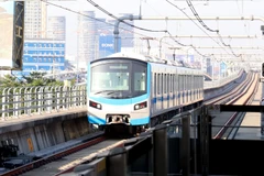 Поезд линии метро №1 Бентхань – Суойтьен движется из центра Хошимин в направлении Суойтьен (Фото: ВИА)