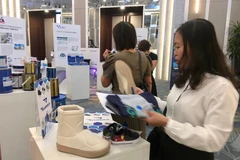 Только в IV квартале 2025 года общий объём розничной торговли товарами и доходов от потребительских услуг, по оценке, увеличился на 8,4% по сравнению с аналогичным периодом предыдущего года (Фото: Вьетнам+)