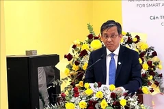Доцент, доктор Чан Чунг Тинь, ректор Университета Кантхо, выступает на мероприятии (Фото: ВИА)