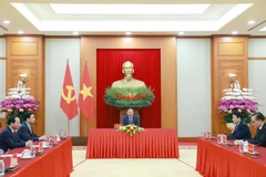 Генсекретарь То Лам во время телефонного разговора с Президентом РФ Владимиром Путиным (Фото: ВИА)