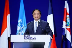 Премьер-министр Фам Минь Тьинь выступает на Форуме по зелёной экономике и финансам в Монако (Фото: ВИА)