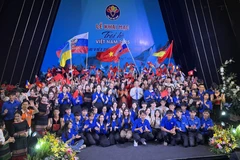 Зарубежные вьетнамские студенты обмениваются опытом с членами молодежного союза провинции Даклак (Фото: ВИА)