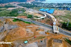 Облик крупнейшего морского порта в Центральном регионе Вьетнама