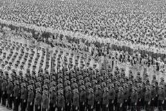Мгновения Парада в честь Дня основания СРВ 2 сентября 1975 года