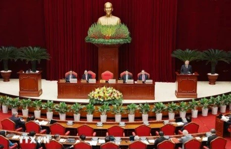 Генеральный секретарь партии То Лам выступает на церемонии открытия 11-го пленума Центрального комитета партии 13-го созыва в Ханое 10 апреля. (Фото: ВИA)