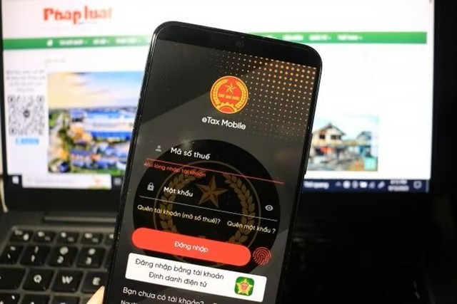 Мобильное приложение eTax Mobile после почти четырёх лет работы обработало более 17,2 млн транзакций на общую сумму 26,5 трлн донгов. (Фото: VGP) 